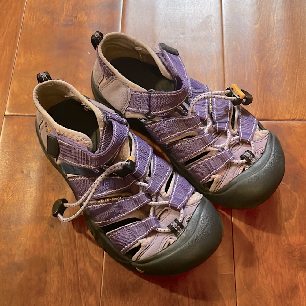 Keen youth water sandals